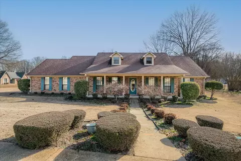 6922 Blue Hills St, Millington, TN 38053