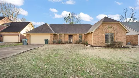 7233 Germanshire Oaks Cv, Memphis, TN 38125