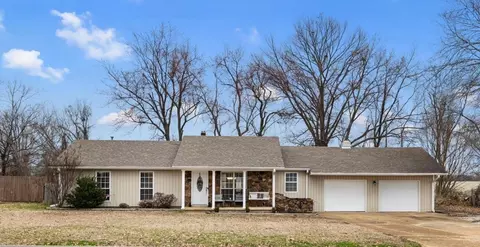 1268 Burnett Ln, Covington, TN 38019