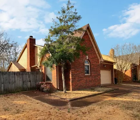 391 Booth Ln, Collierville, TN 38017
