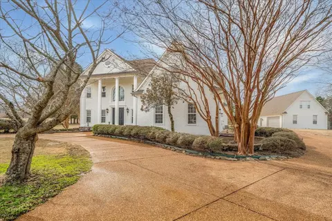 2675 Barilynn Ln, Eads, TN 38028