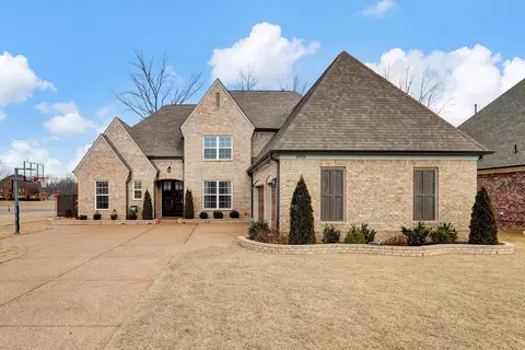 4930 Maple Walk Dr, Lakeland, TN 38002