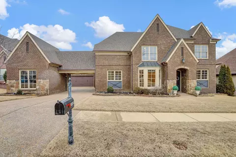 10218 Ivy Oak Ln, Lakeland, TN 38002