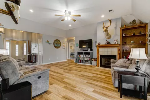 166 Heather Ln, Drummonds, TN 38023 photo 6