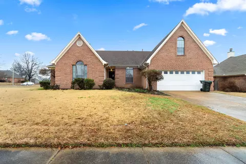 6380 Grassy Point Cv, Bartlett, TN 38135