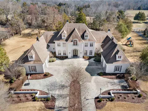 3330 Hollow Creek Dr, Germantown, TN 38138