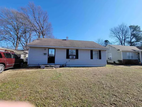 3166 Winslow Rd, Memphis, TN 38109