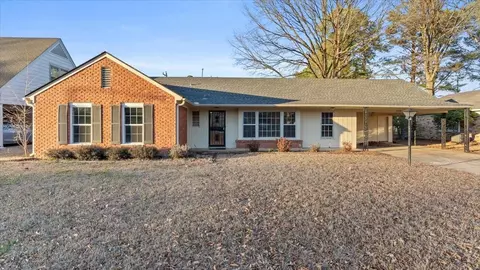 5558 Forsyth Dr, Memphis, TN 38115