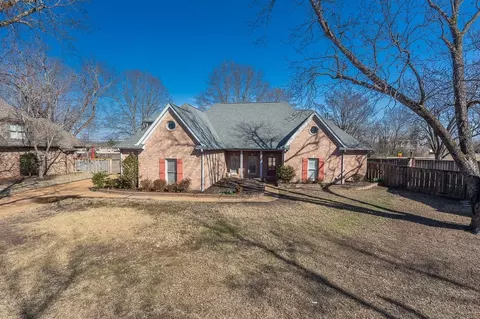 12186 N Shady Tree Ln, Arlington, TN 38002