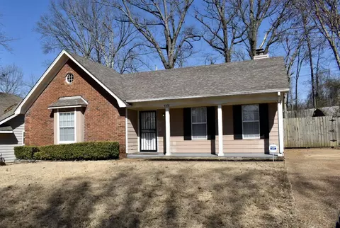 4578 Columbia Woods Ln, Millington, TN 38053