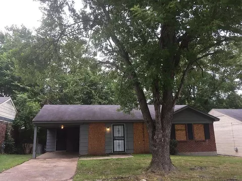 4690 Royal Ridge Dr, Memphis, TN 38128