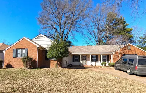 2870 Executive Dr, Memphis, TN 38115