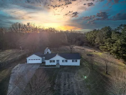 335 Feathers Chapel Dr, Somerville, TN 38068