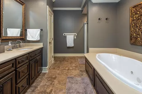 Bath - 151 Cr 346 Rd, Iuka, MS 38852 photo 1 of 2