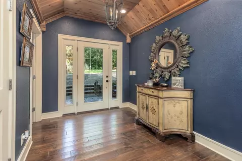 Entry Way - 151 Cr 346 Rd, Iuka, MS 38852 photo 1 of 2