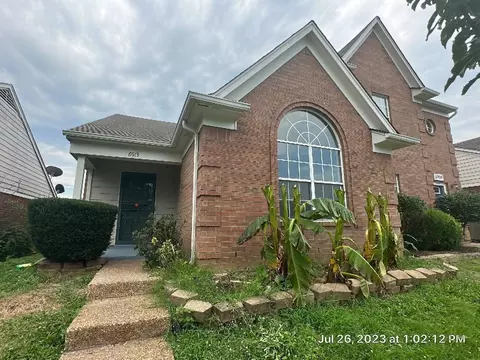 6913 Century Oaks Dr, Cordova, TN 38018