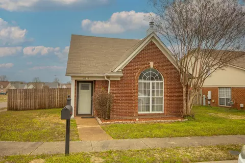 6836 Wrigley Dr, Cordova, TN 38018