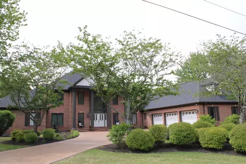 452 Beaver Creek Cv, Dyersburg, TN 38024