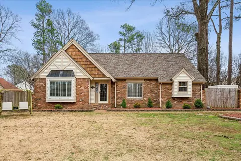 2350 Riverdale Rd, Germantown, TN 38138