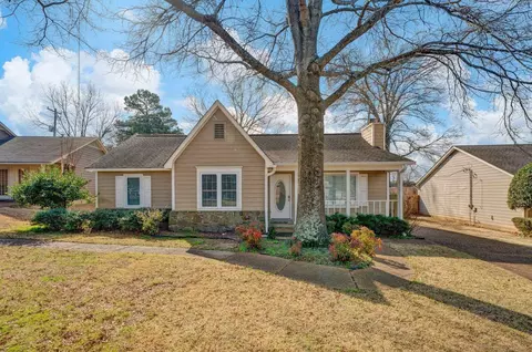 7093 Brady Hill Dr, Cordova, TN 38018