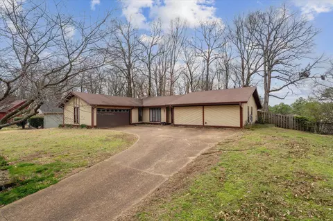 2271 Webbing Dr, Memphis, TN 38016