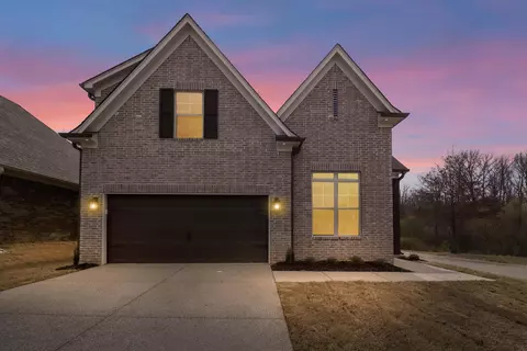 7401 Lost Grove Ln, Cordova, TN 38016