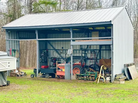 Exterior - 282 Ebenezer Loop, Somerville, TN 38068 photo 6 of 10