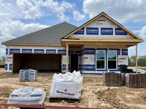 35 Robinwood Ln, Oakland, TN 38060