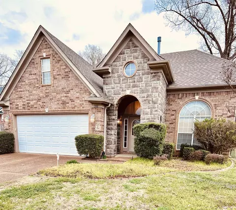 1288 Carlton Ridge Dr, Cordova, TN 38016