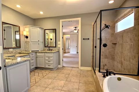 Bath - 302 E Colbert St, Collierville, TN 38017 photo 4 of 5