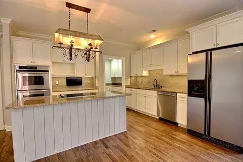 Kitchen - 302 E Colbert St, Collierville, TN 38017 photo 3 of 4
