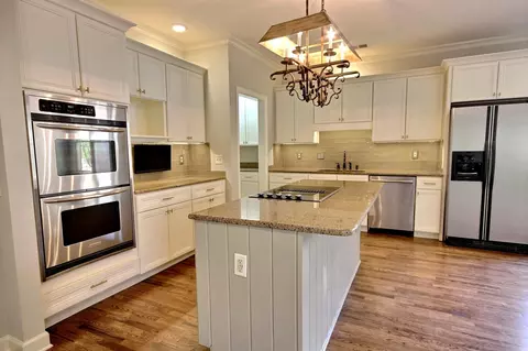 Kitchen - 302 E Colbert St, Collierville, TN 38017 photo 2 of 4