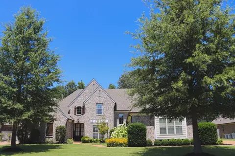 9286 Cielo Dr, Germantown, TN 38138