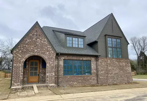 5040 Henry Heights Dr, Memphis, TN 38117