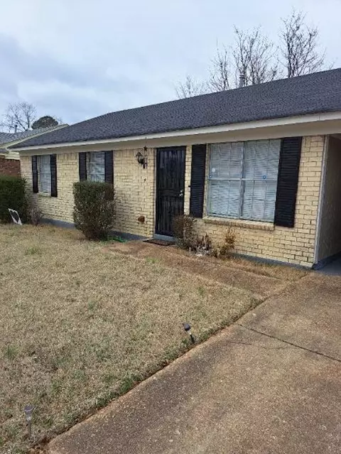 66 W Paxton Ln, Memphis, TN 38109