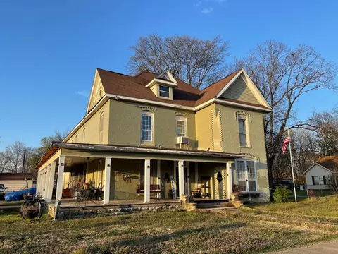 310 E Main St, Halls, TN 38040