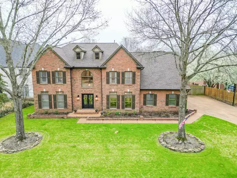 2125 Lake Page Dr, Collierville, TN 38017