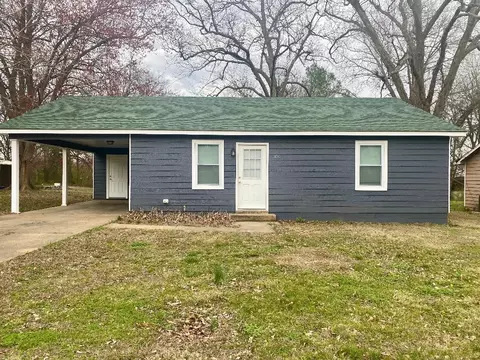 306 Elm St, Covington, TN 38019
