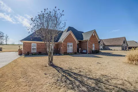 365 Cotton Bay Cv, Covington, TN 38019