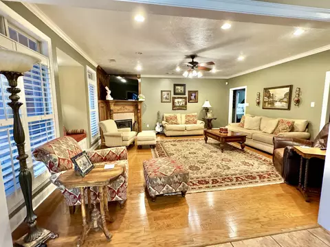 Living - 128 Eagle Trace Rd, Covington, TN 38019 photo 2 of 5
