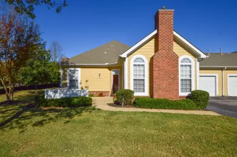 7424 Appling Oaks Dr #107, Cordova, TN 38016
