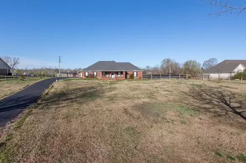396 Woodview Rd S, Byhalia, MS 38611