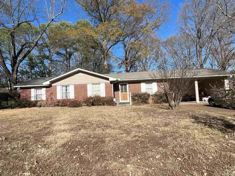 4136 Barfield Rd, Memphis, TN 38117