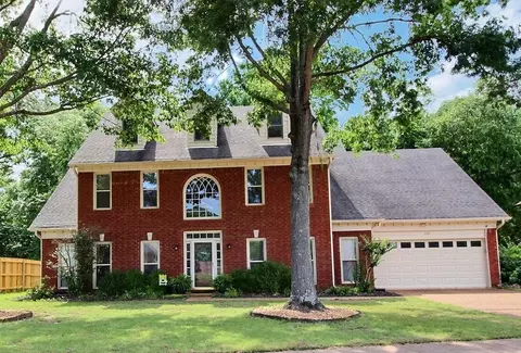 1133 Macon Ridge Dr, Collierville, TN 38017
