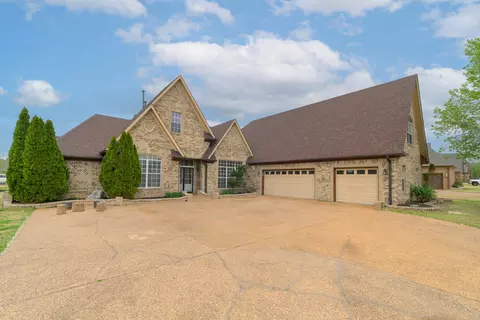 8462 Owlswick Ln, Memphis, TN 38125