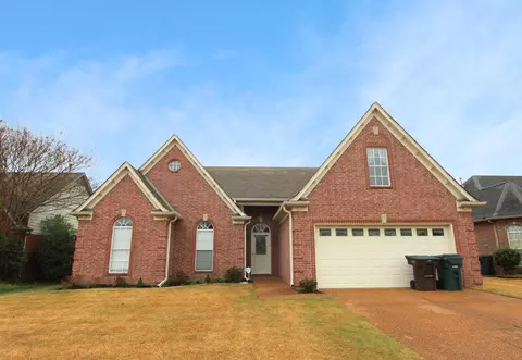 8240 Blue Lagoon Dr, Arlington, TN 38002