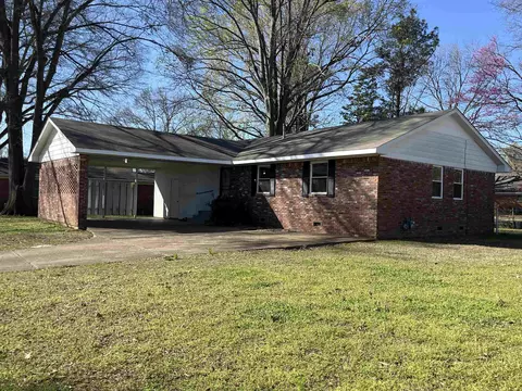7277 N Juana Dr, Millington, TN 38053
