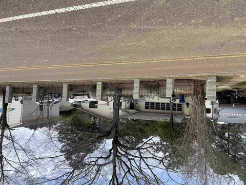 2384 Sardis Lake Dr, Batesville, MS 38606
