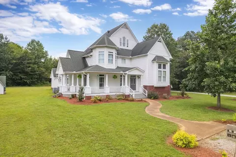 1350 Deanburg Rd, Henderson, TN 38340