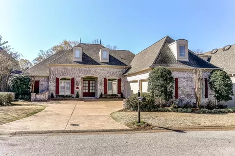 8461 Silverwind Dr S, Memphis, TN 38125